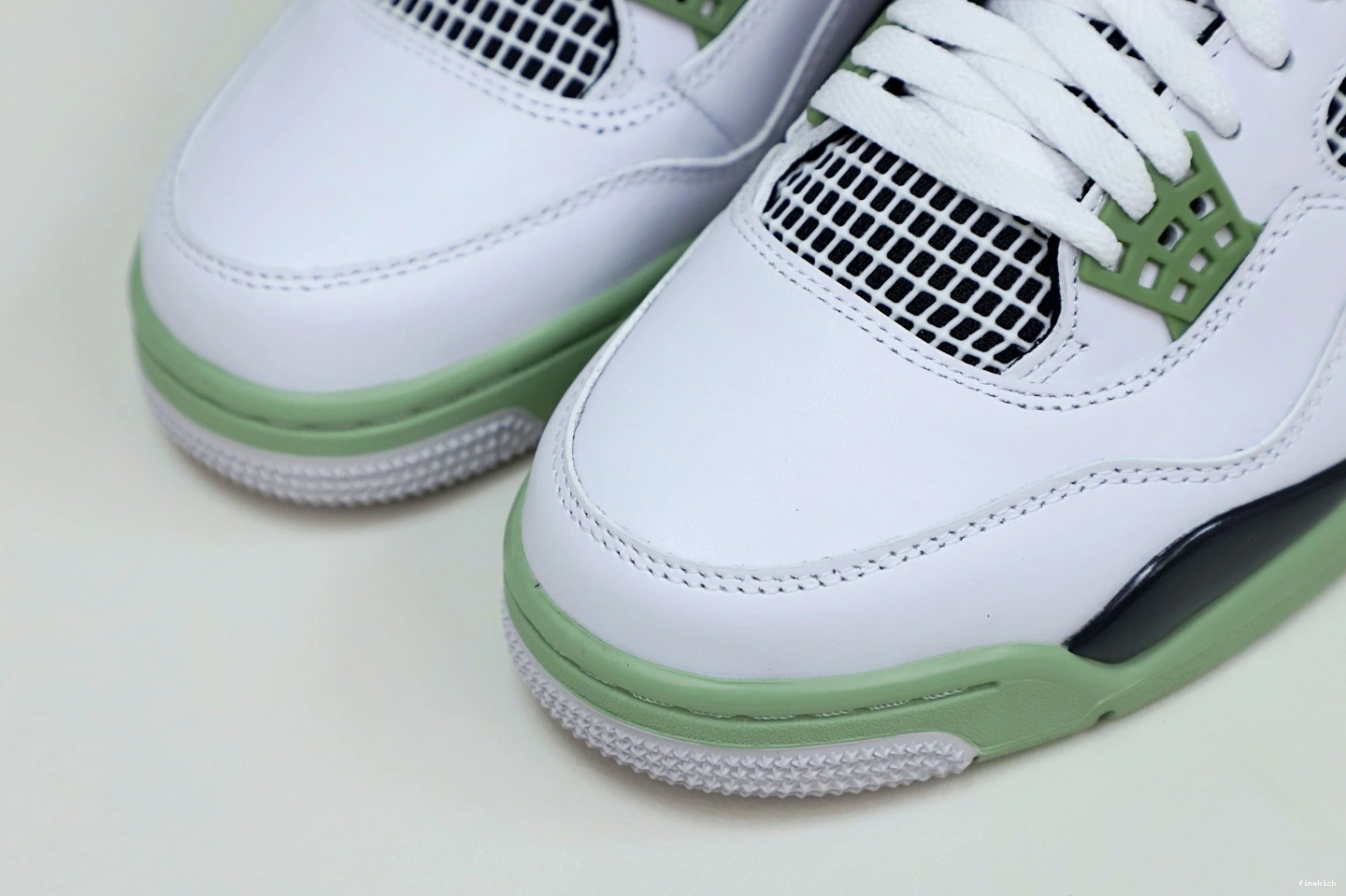 4 AIR JORDAN 